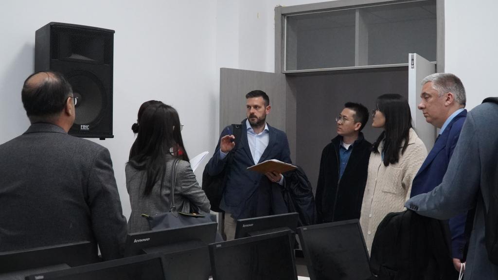 4 现场考察与对接设施设备情况.JPG 4 现场考察与对接设施设备情况.JPG