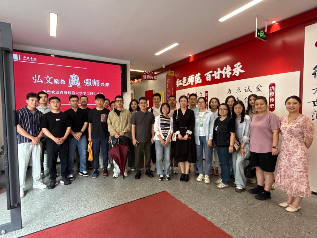 书院参观.jpg 书院参观.jpg